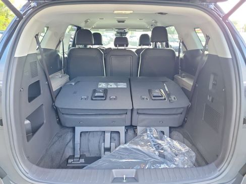 New 2026 Kia Carnival EX FWD image 14