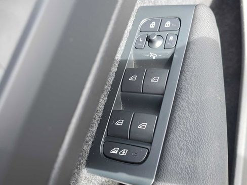 Certified 2023 Volvo C40 P8 Recharge Ultimate AWD/4WD image 22