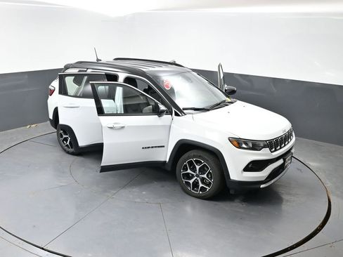 Used 2025 Jeep Compass Limited AWD/4WD image 58