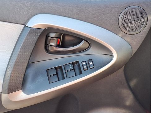 Used 2012 Toyota RAV4 4WD w/ Upgrade Value Pkg image 14