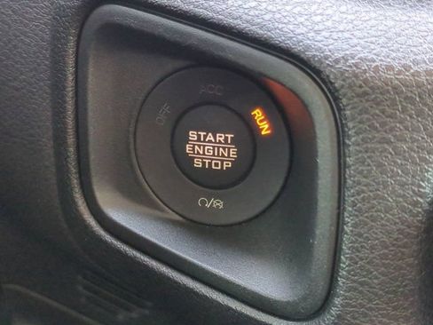 Used 2025 Jeep Gladiator Sport AWD/4WD image 25