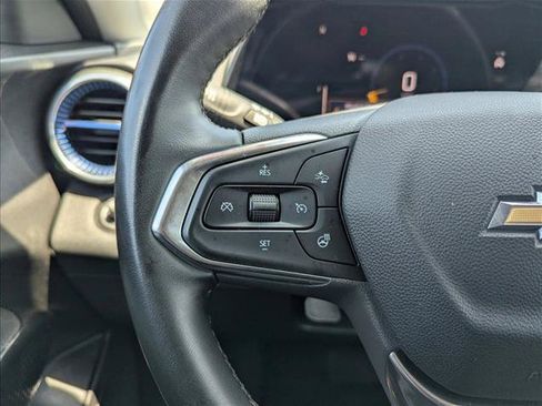 Used 2024 Chevrolet Trax LT w/ LT Convenience Package FWD image 13