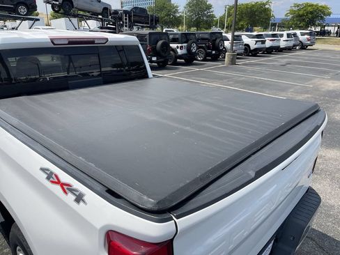 Used 2019 Chevrolet Silverado 1500 LTZ w/ LTZ Convenience Package AWD/4WD image 23