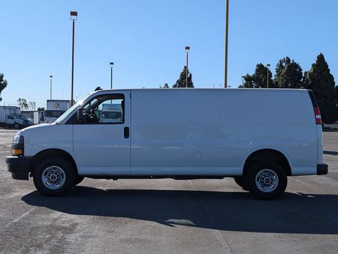 Used 2023 GMC Savana 2500 Extended RWD image 27