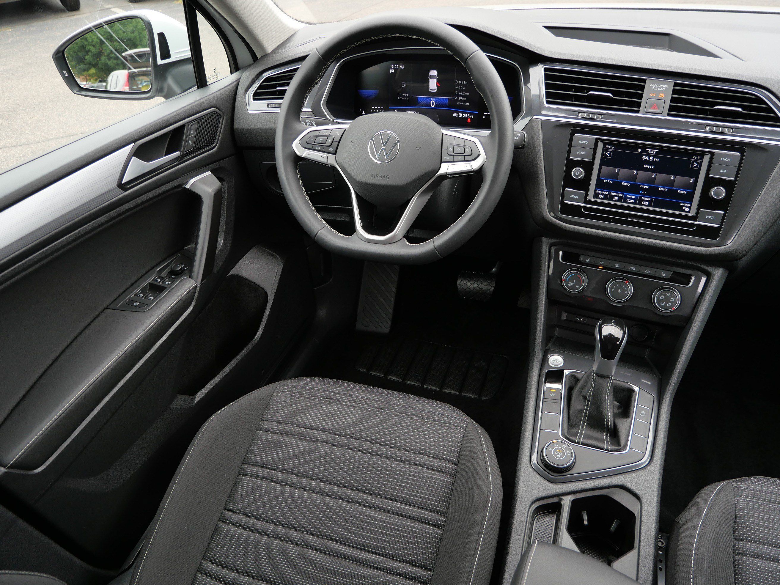 Certified 2024 Volkswagen Tiguan S w/ MDO Package, Two-Row AWD/4WD image 9