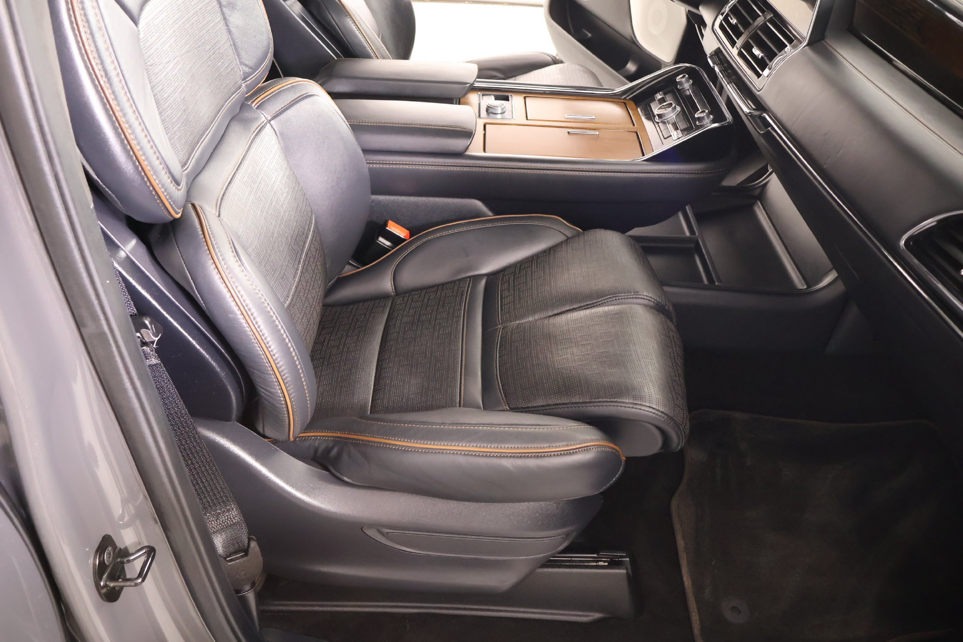 Used 2022 Lincoln Navigator L Black Label AWD/4WD image 15