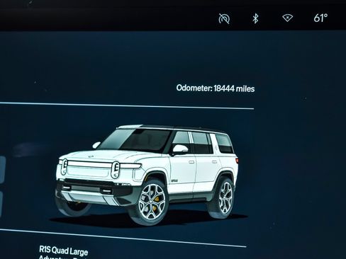 Used 2024 Rivian R1S Adventure AWD/4WD image 28