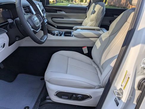 New 2024 Jeep Wagoneer L Series II w/ Convenience Group I AWD/4WD image 4