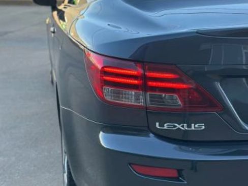 Used 2010 Lexus IS 250C image 10