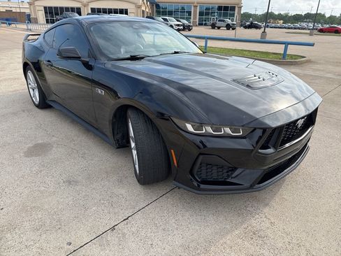 Used 2024 Ford Mustang GT Premium image 16