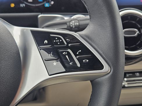 Certified 2026 Mercedes-Benz GLB 250 image 28