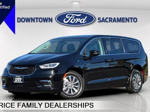 Used 2024 Chrysler Pacifica Limited FWD image 1