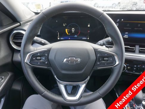 Used 2025 Chevrolet Trax ACTIV w/ Sunroof Package image 3