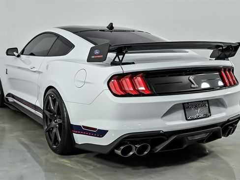 Used 2021 Ford Mustang Shelby GT500 w/ Carbon Fiber Track Pack RWD image 8