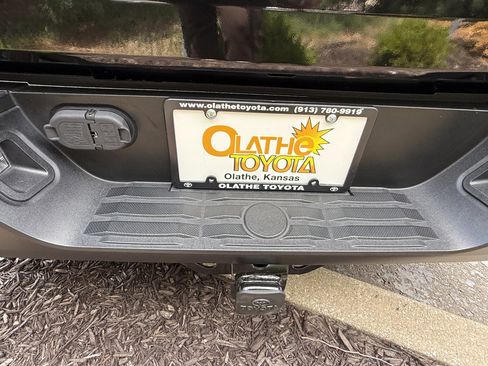 Certified 2019 Toyota Tundra SR5 AWD/4WD image 16
