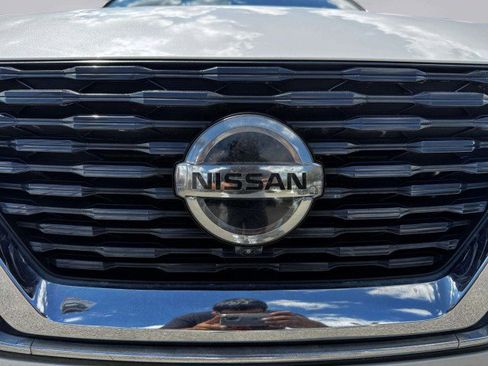 Used 2021 Nissan Rogue Platinum image 12