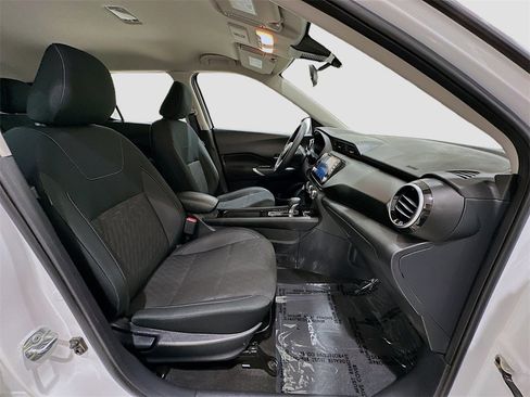 Used 2024 Nissan Kicks SV image 27