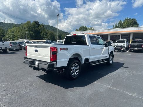 New 2026 Ford F250 Lariat w/ Chrome Package image 5