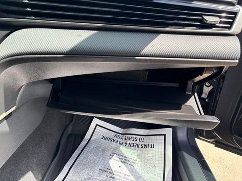 Used 2025 Toyota Camry SE FWD image 30