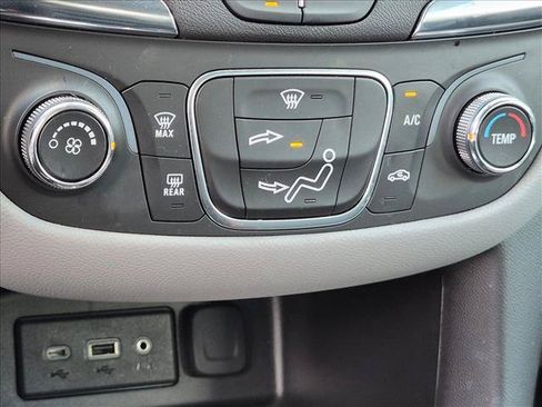 Used 2024 Chevrolet Equinox LS FWD image 14