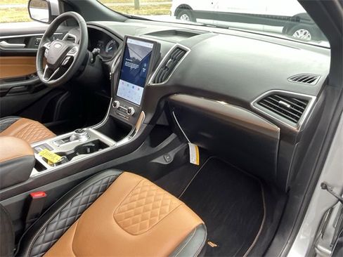 Used 2024 Ford Edge Titanium w/ Titanium Elite Package image 34