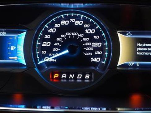 Used 2016 Ford Taurus Limited image 13