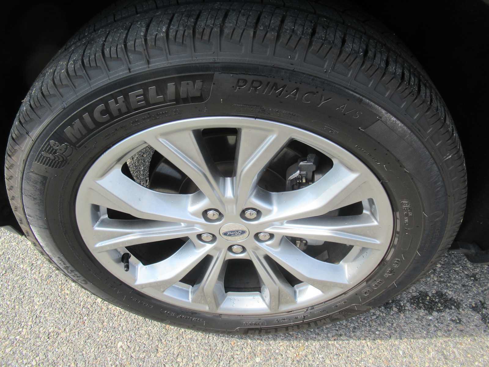 Used 2020 Ford Explorer XLT w/ Equipment Group 202A AWD/4WD image 11
