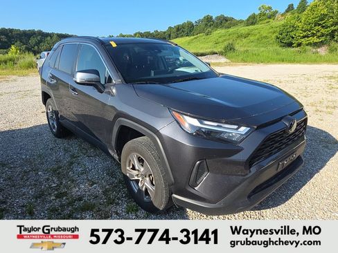 Used 2024 Toyota RAV4 XLE AWD/4WD image 1