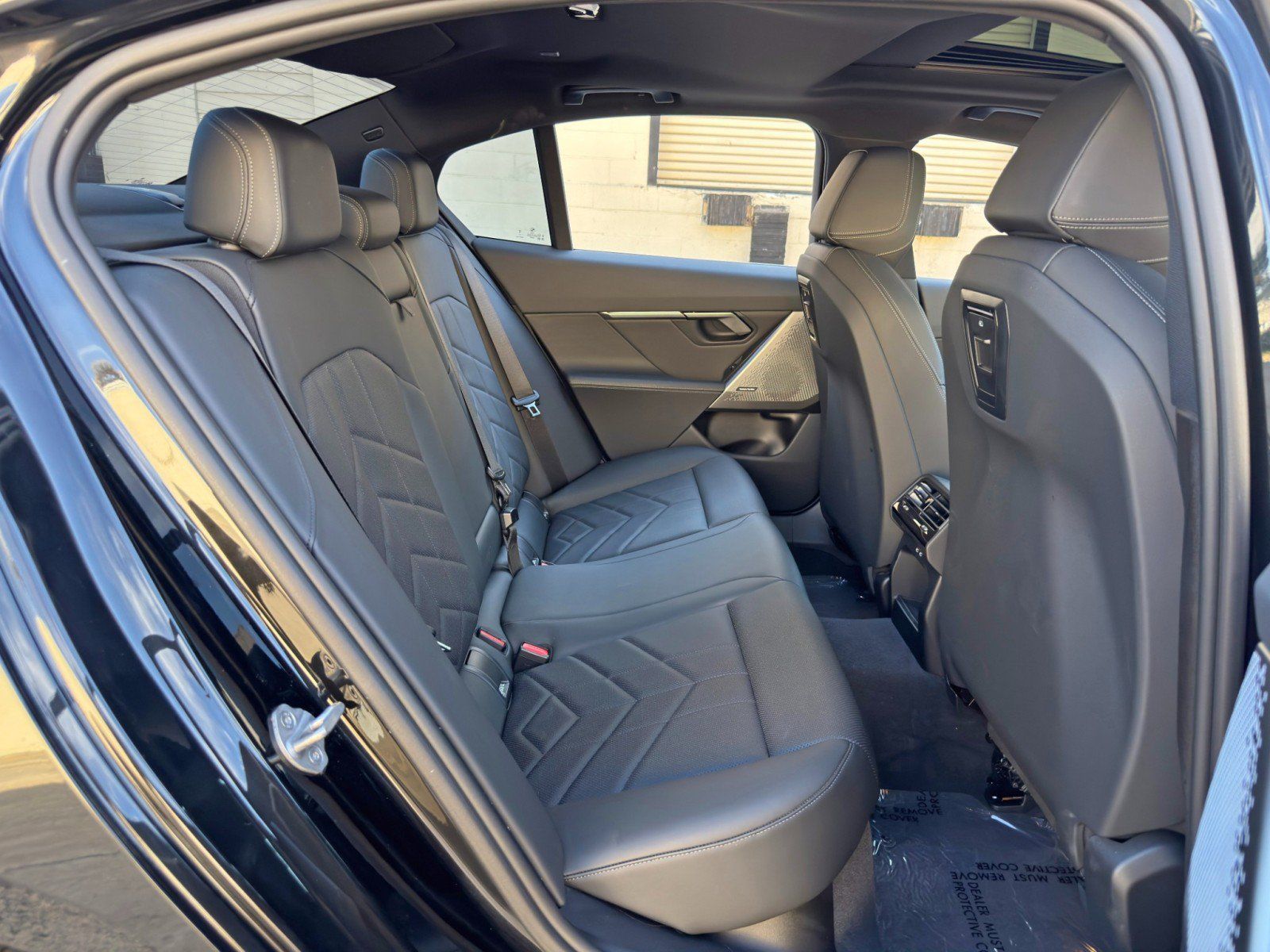 Used 2024 BMW 530i w/ Convenience Package RWD image 47