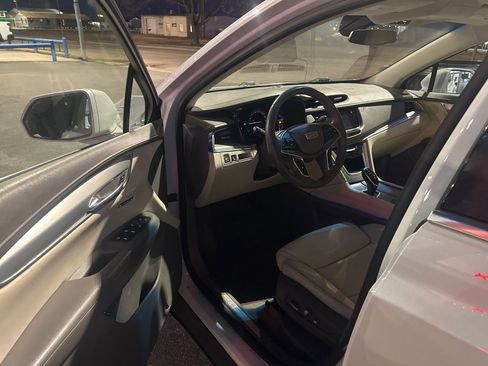 Used 2017 Cadillac XT5 Luxury image 5