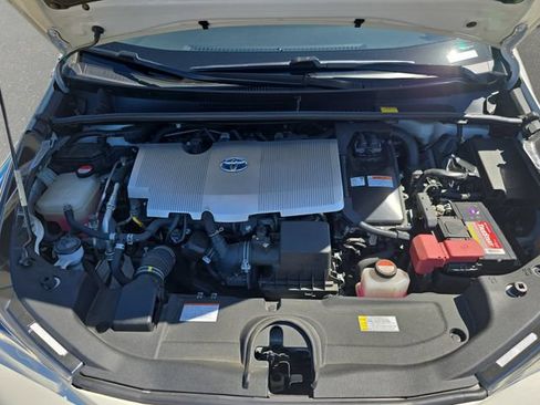 Used 2016 Toyota Prius Three Touring FWD image 32