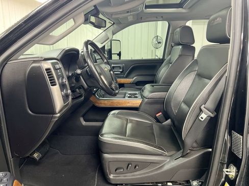 Used 2019 Chevrolet Silverado 3500 High Country w/ Duramax Plus Package AWD/4WD image 16