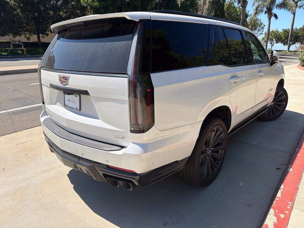 Certified 2025 Cadillac Escalade V AWD/4WD image 4