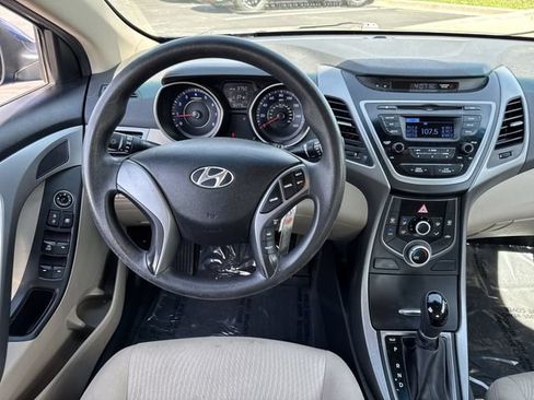 Used 2014 Hyundai Elantra SE FWD image 13