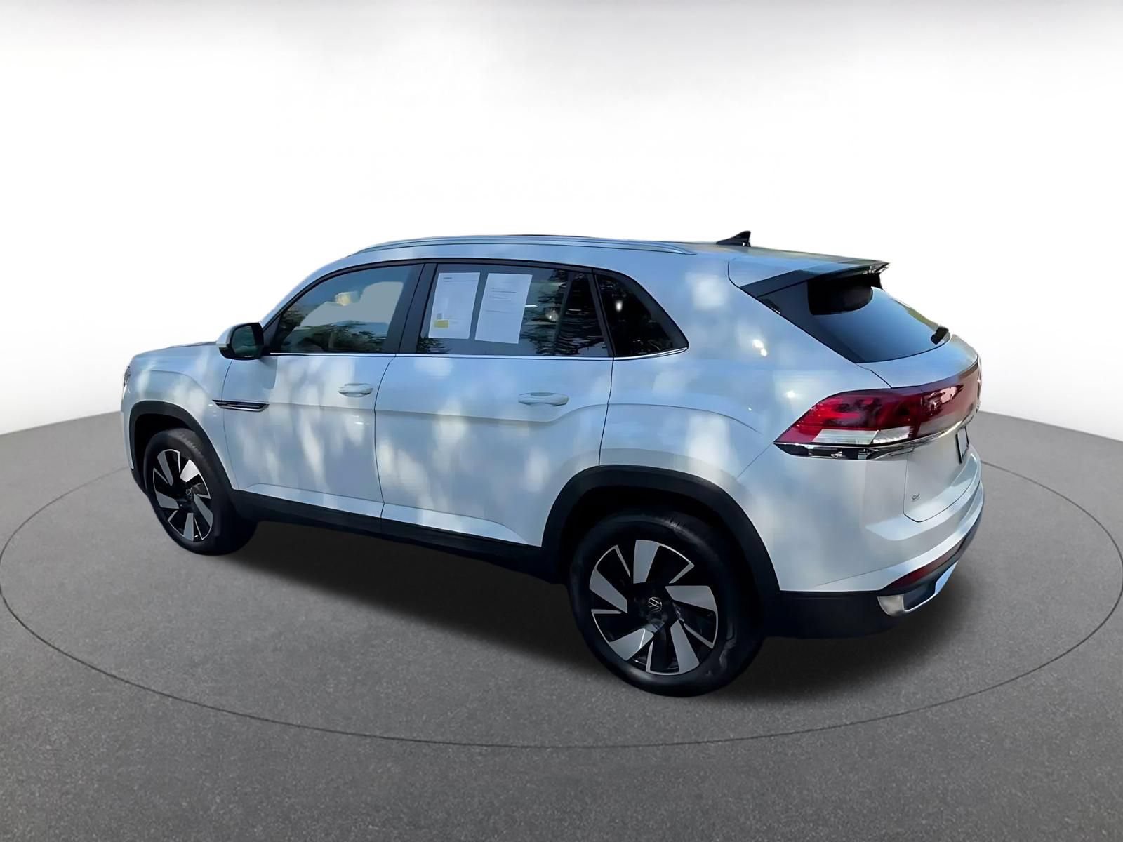 Used 2026 Volkswagen Atlas Cross Sport SE FWD image 9