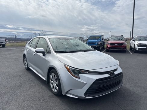Used 2024 Toyota Corolla LE image 1
