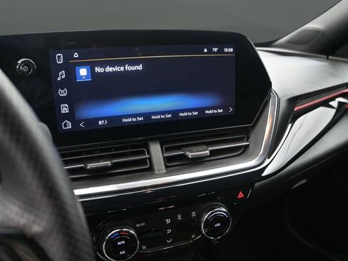 Used 2025 Chevrolet Trax RS w/ Sunroof Package FWD image 4