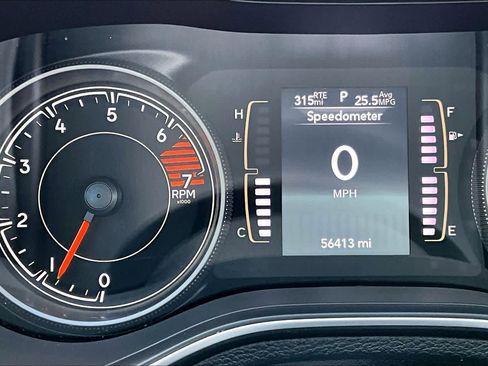 Used 2021 Jeep Cherokee Latitude Plus image 22