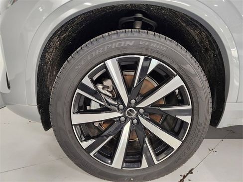 New 2025 Volvo XC90 B6 Core w/ Protection Package image 8