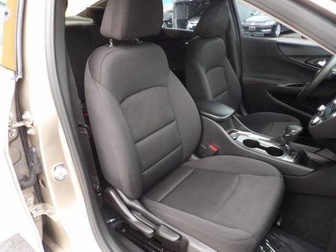 Used 2022 Chevrolet Malibu LS image 19