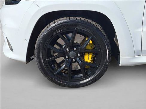 Used 2021 Jeep Grand Cherokee Trackhawk AWD/4WD image 9