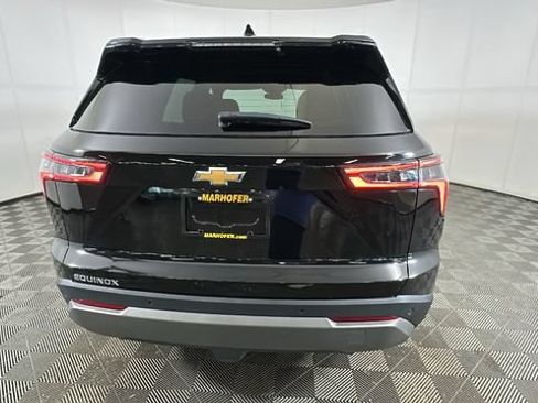 Used 2025 Chevrolet Equinox LT FWD image 3