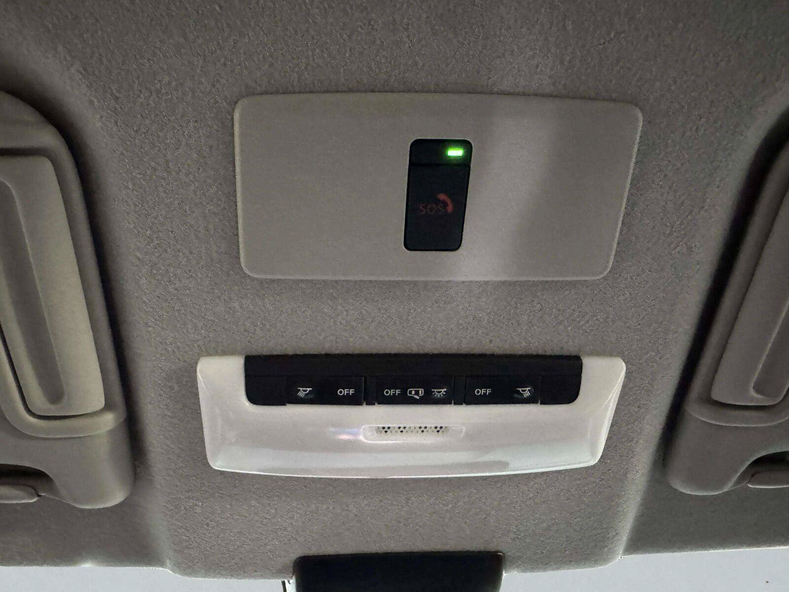 Used 2023 Nissan Kicks SR w/ SR Premium Package FWD image 35