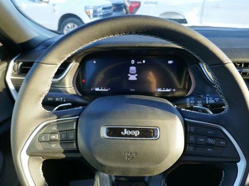 New 2025 Jeep Grand Cherokee L Altitude image 22