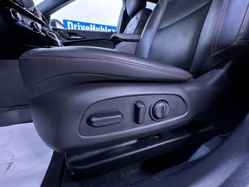 Used 2025 Chevrolet Trax RS w/ Driver Confidence Package FWD image 13