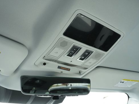 New 2026 Land Rover Defender 110 X-Dynamic SE AWD/4WD image 16