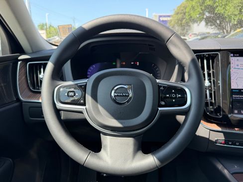 Certified 2023 Volvo XC60 B5 Plus w/ Protection Package Premier FWD image 17