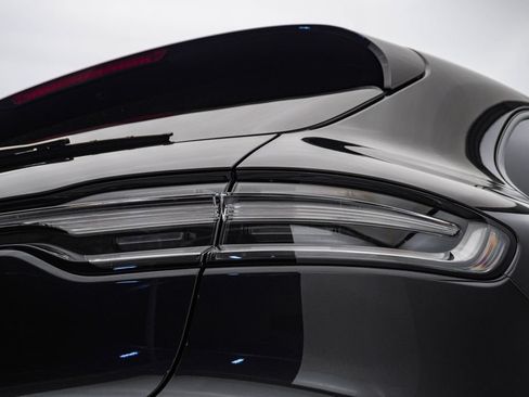 Certified 2026 Porsche Macan AWD/4WD image 12