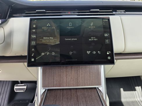 New 2026 Land Rover Range Rover Long Wheelbase SE image 16