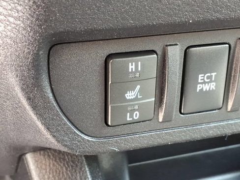 Used 2020 Toyota Tacoma SR5 AWD/4WD image 22